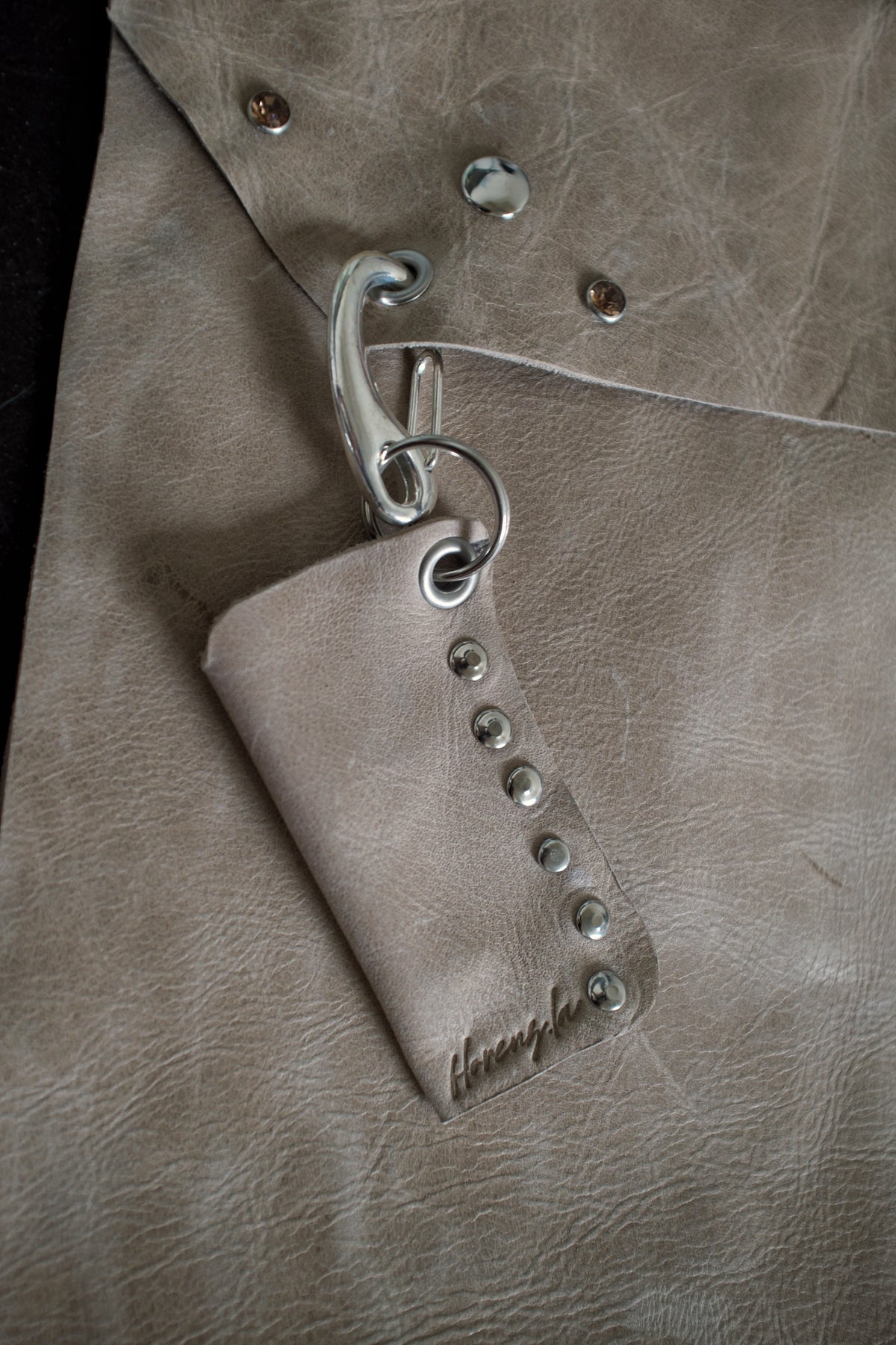 Studded Lighter Sleeve